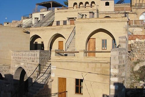 Delmas Evi
